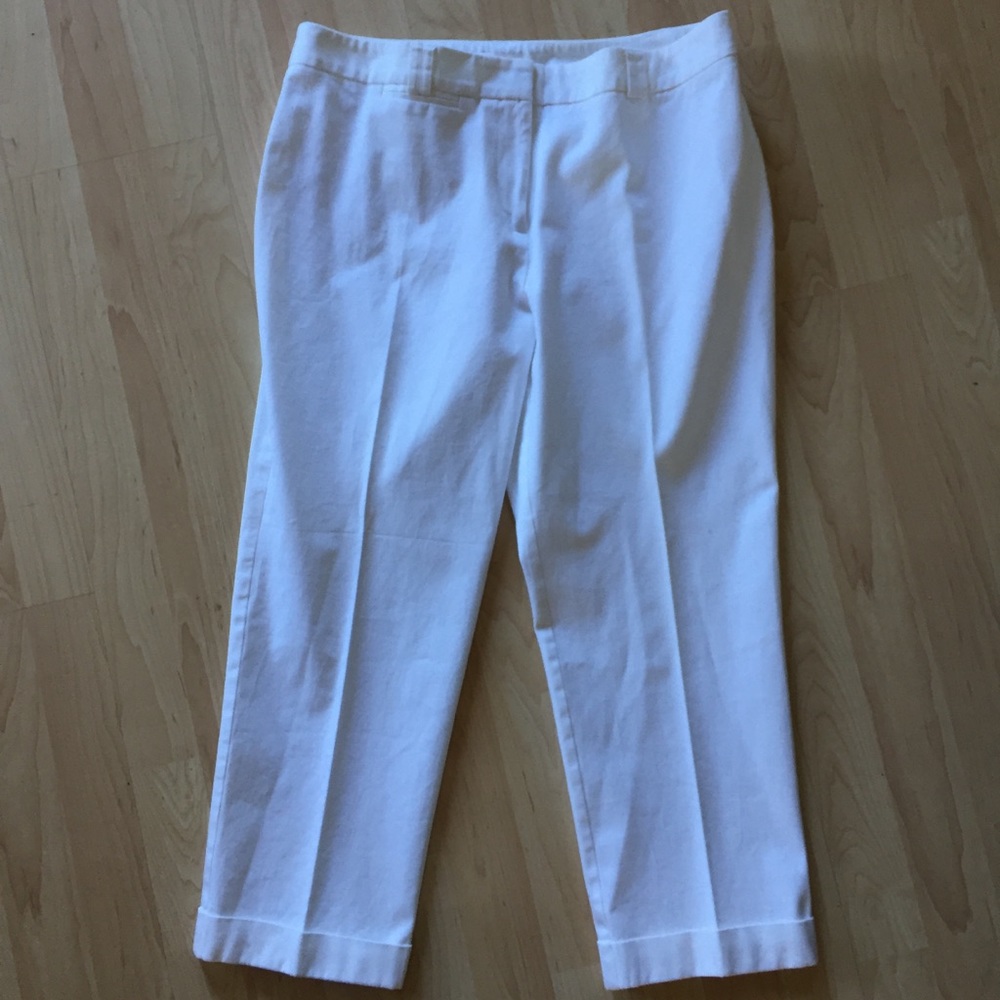 Chico’s White Secret Stretch tailored cropped pant